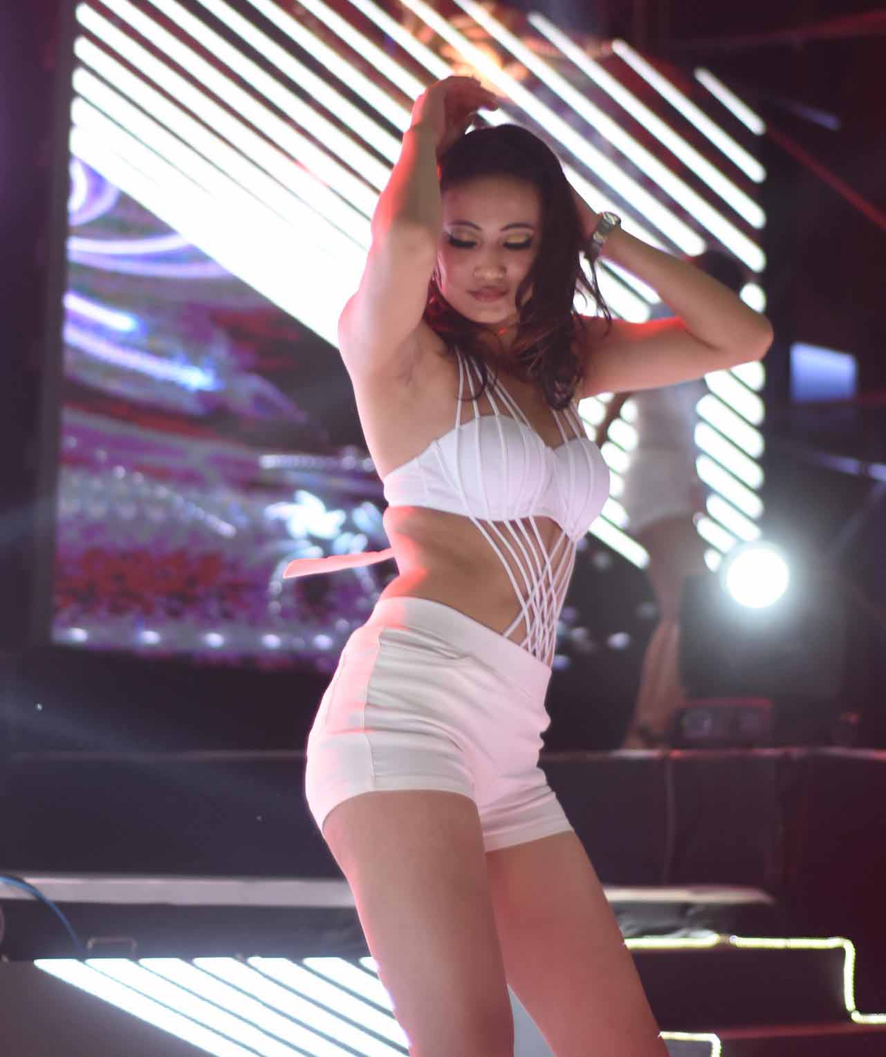 sunny-leone-in ktm6