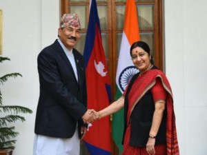 Kamal-Thapa-With-Sushma-Swaraj-400