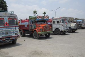 बिराटनगर नाकाबाट ३६ ट्यांकर इन्धन भित्रियो