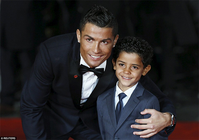 Ronaldo-with-son